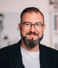 Portrait of Matthias Schmidt